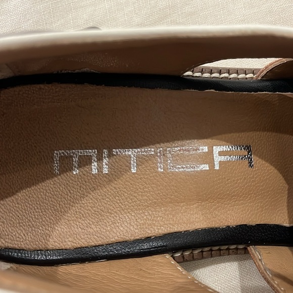 Colour blocked leather shoe - Picture 5 of 7